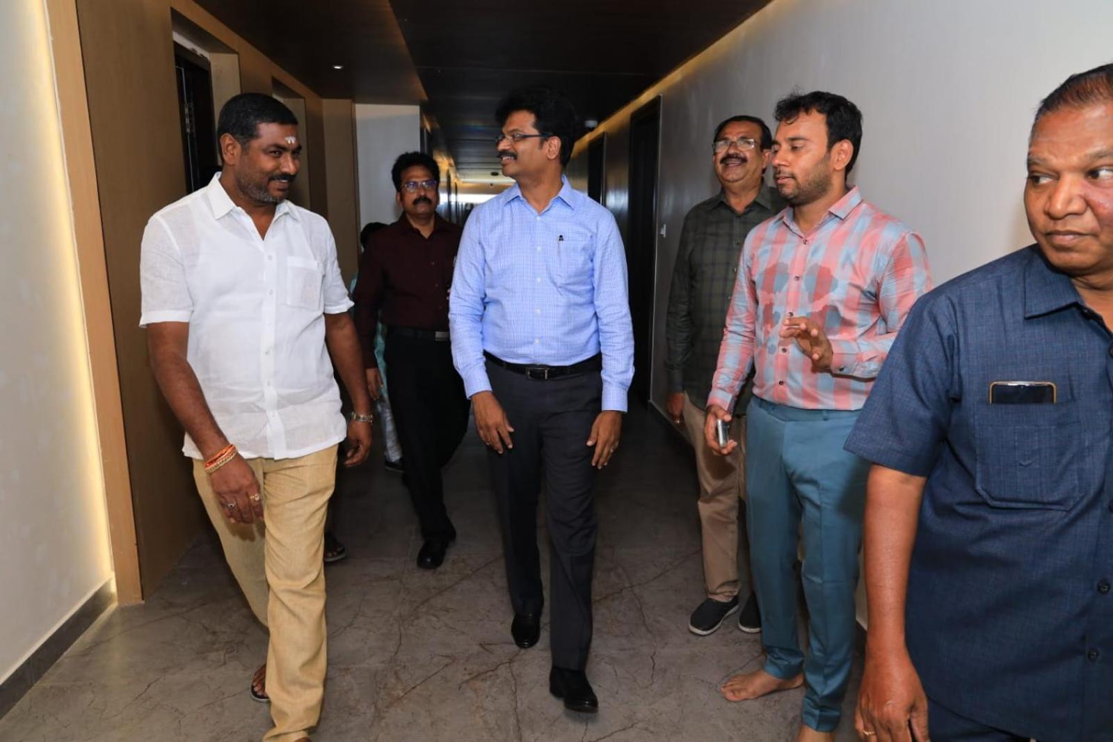 Vantara Suites Vellore Exterior foto