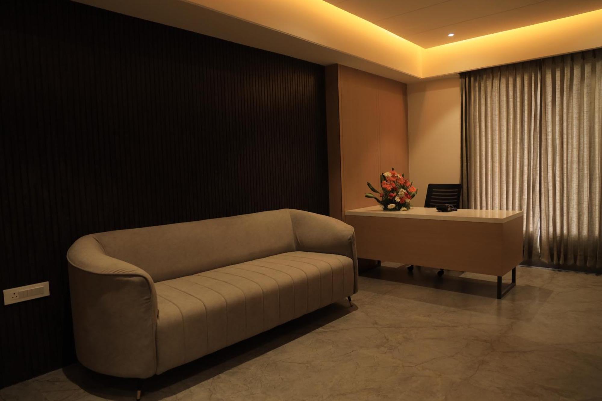 Vantara Suites Vellore Exterior foto