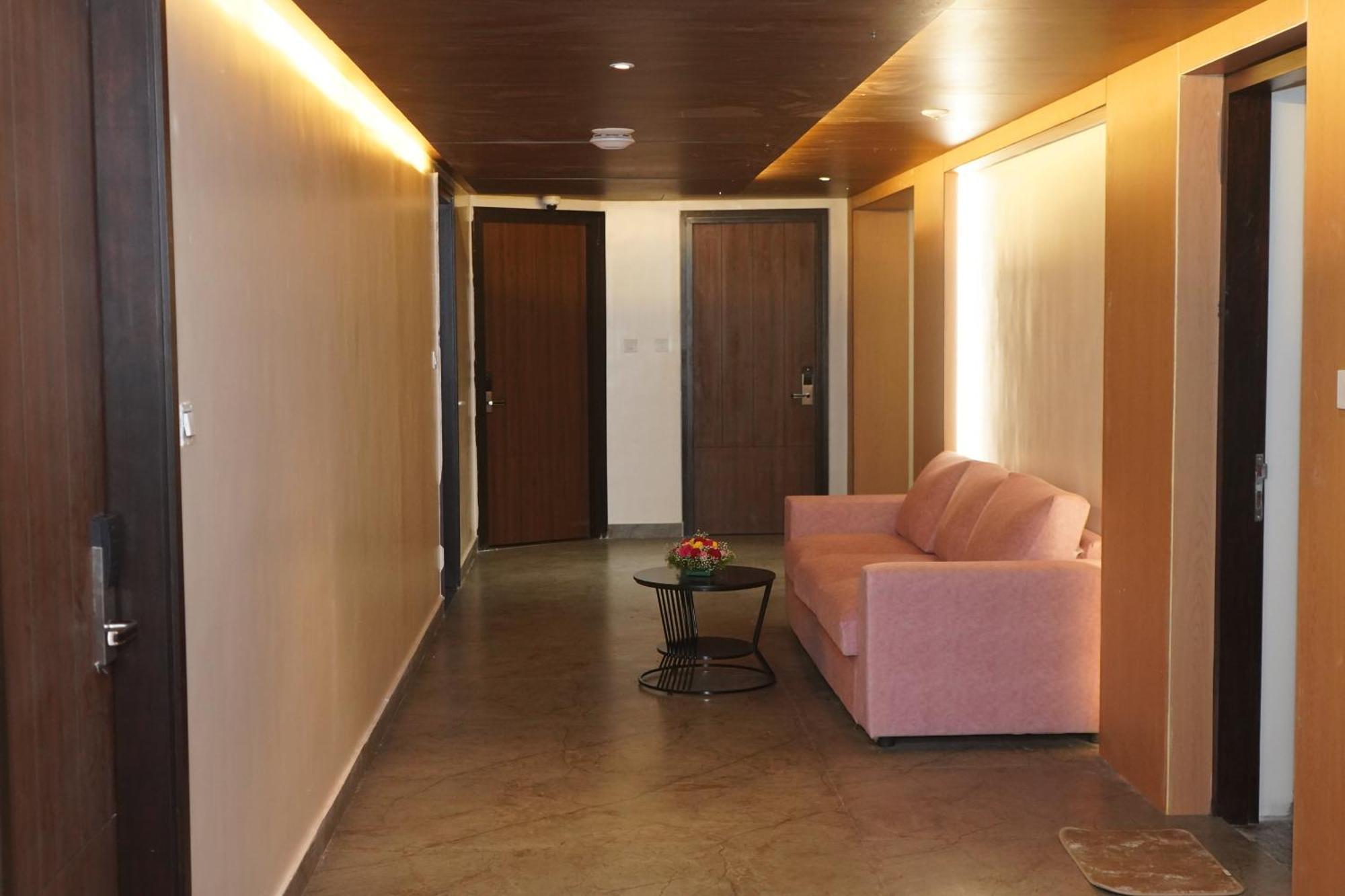 Vantara Suites Vellore Exterior foto