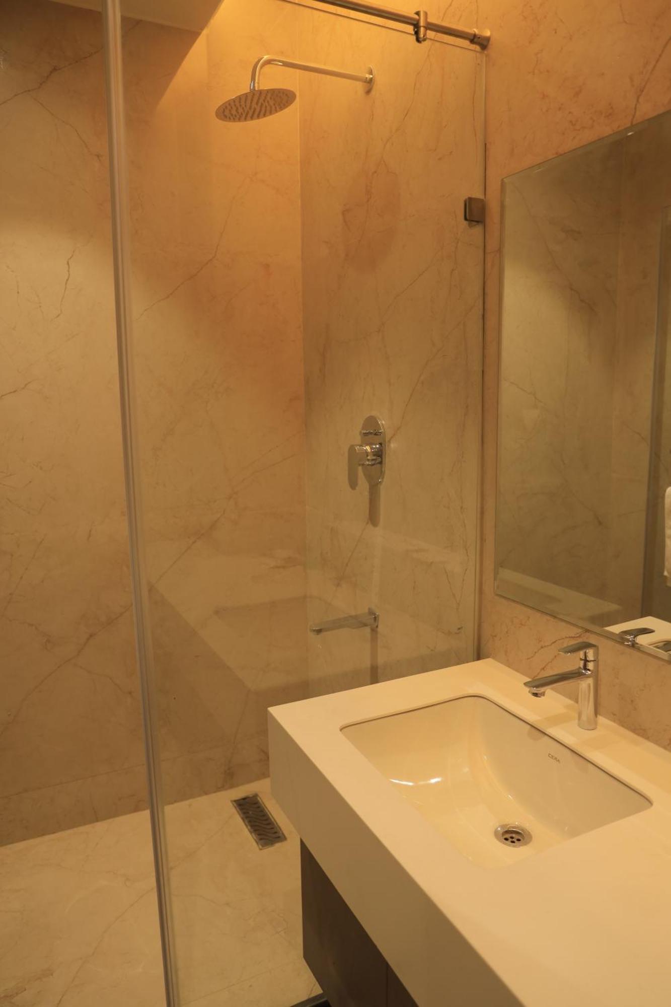 Vantara Suites Vellore Exterior foto